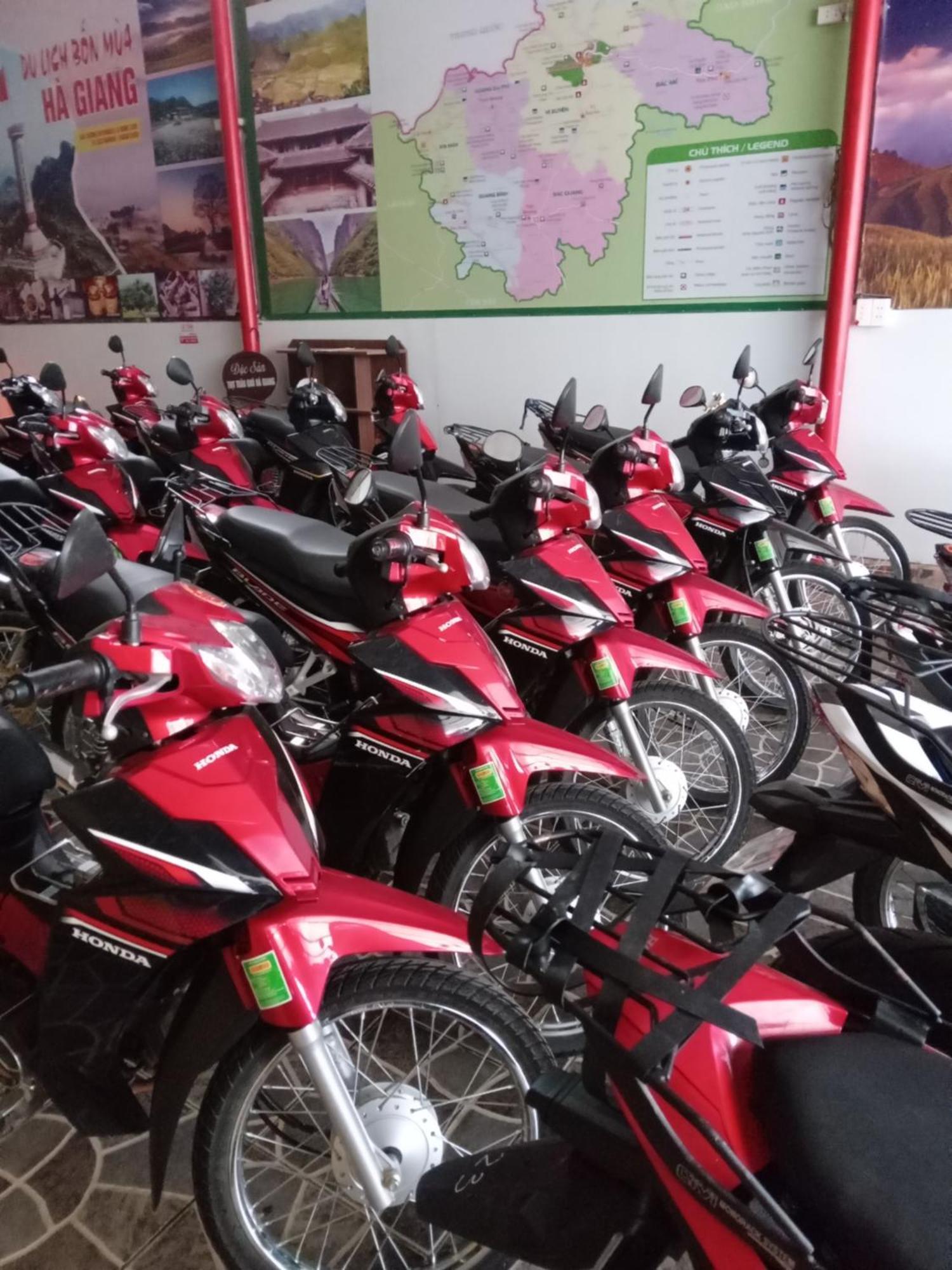 Viet Hung Hostel-Motorbikes-Bus Ticket Lang Lap Exterior photo